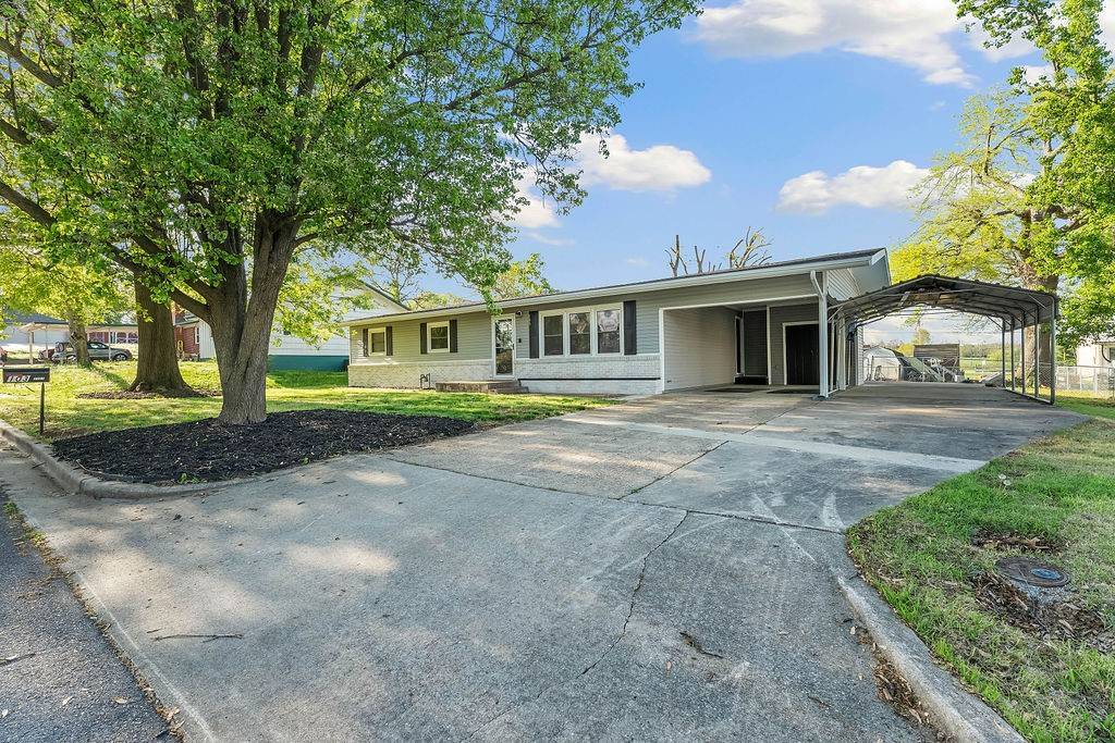 Cassville, MO 65625,103 Spring St