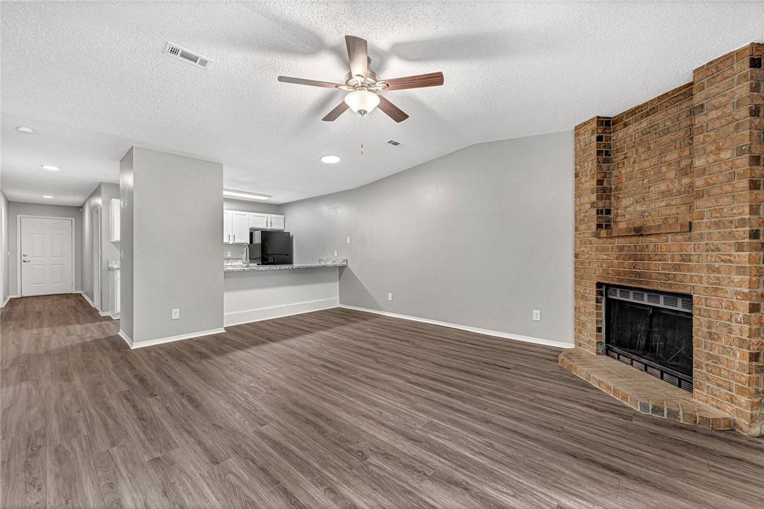 Fayetteville, AR 72704,1296 N Boxley Ave