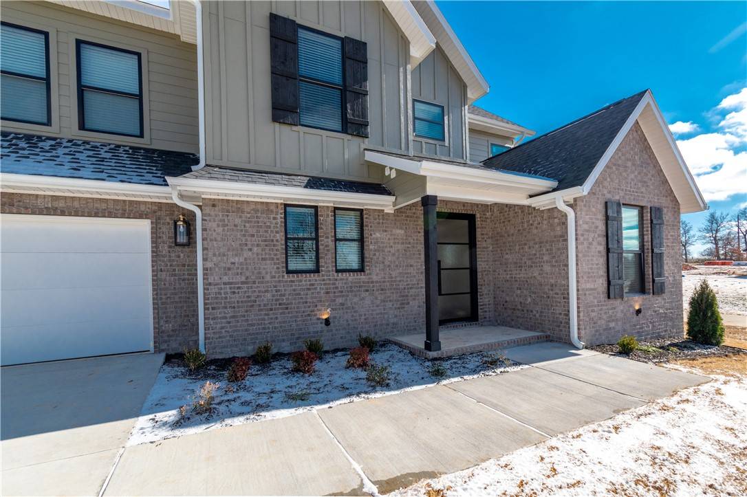 Tontitown, AR 72762,282 Fiori St