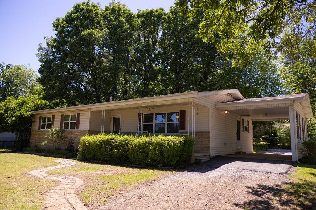Harrison, AR 72601,102 Mockingbird St