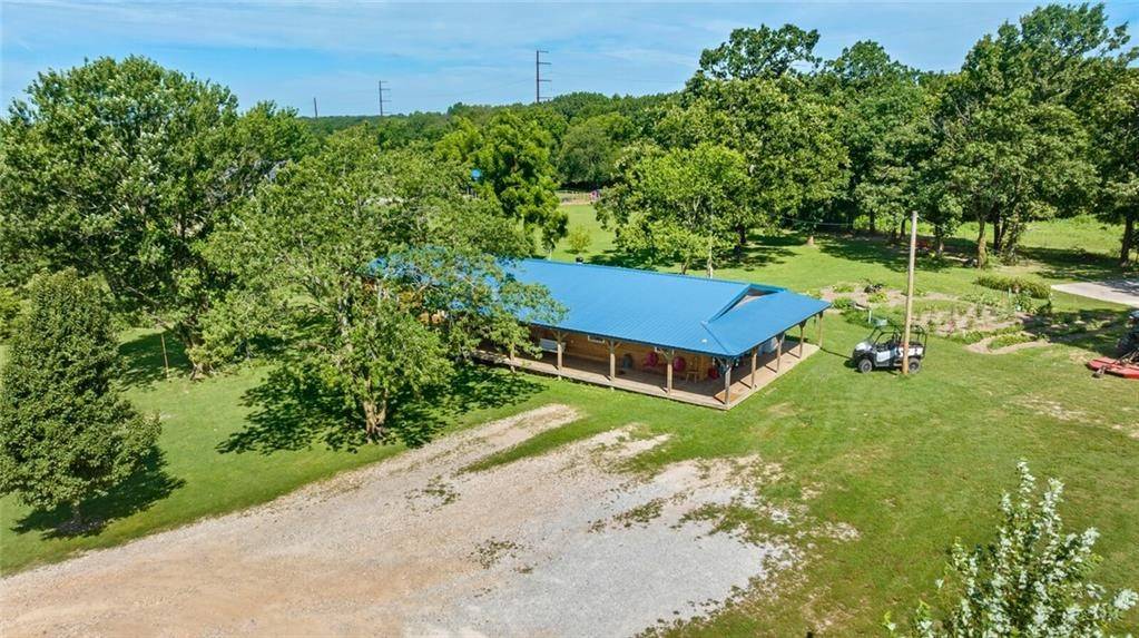 Gravette, AR 72736,14776 Bethlehem Rd