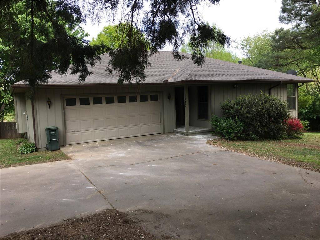 Fayetteville, AR 72703,1335-1345 E Township St