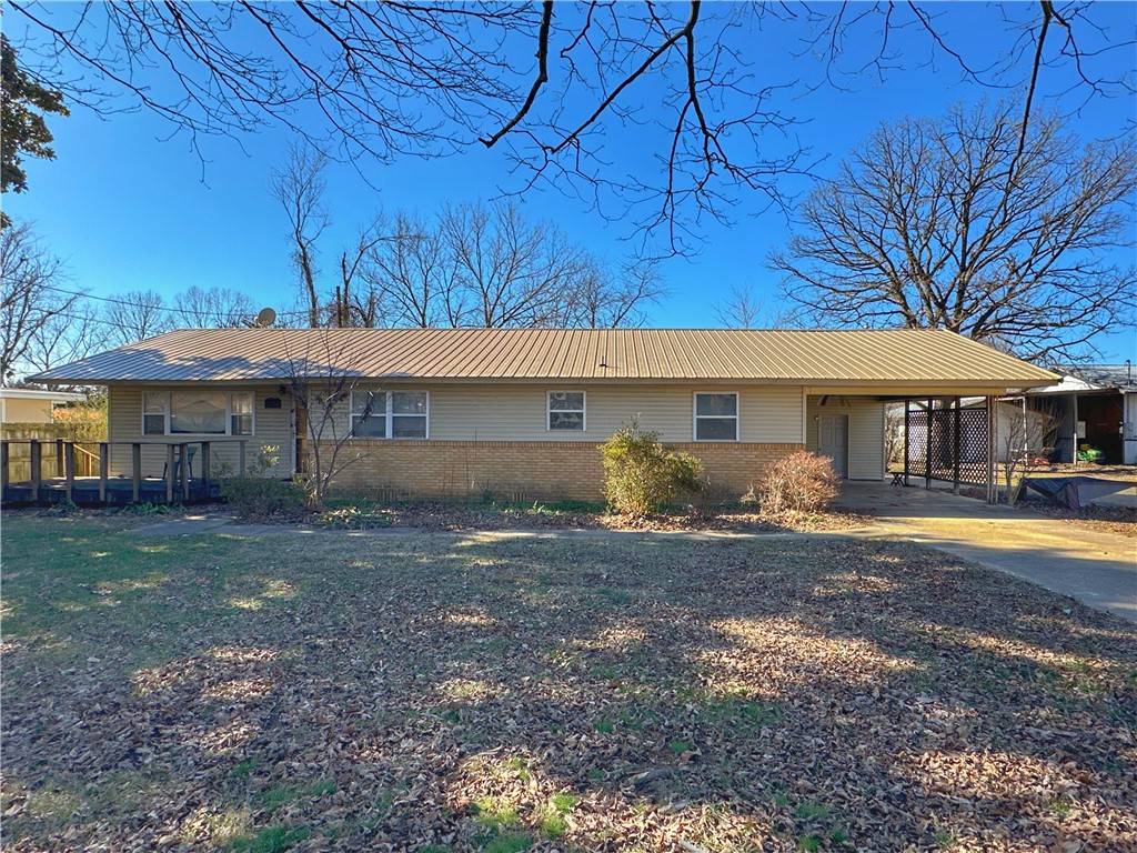 Marshall, AR 72650,102 and 100 Pecan St
