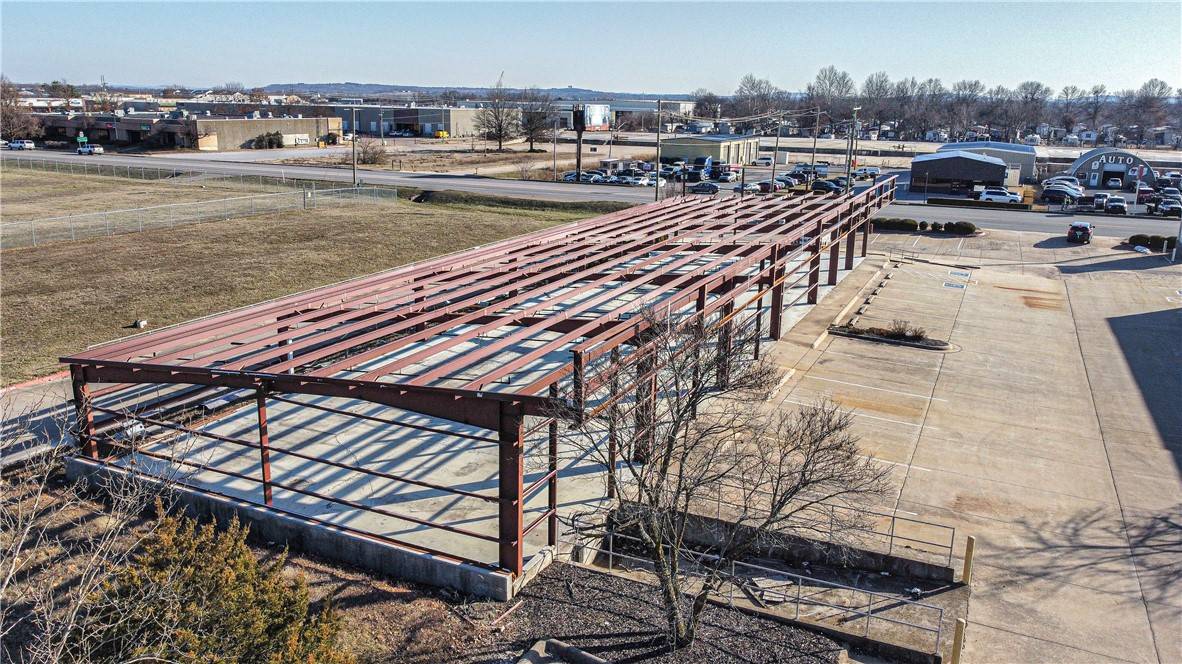 Springdale, AR 72764,888 E Robinson Ave