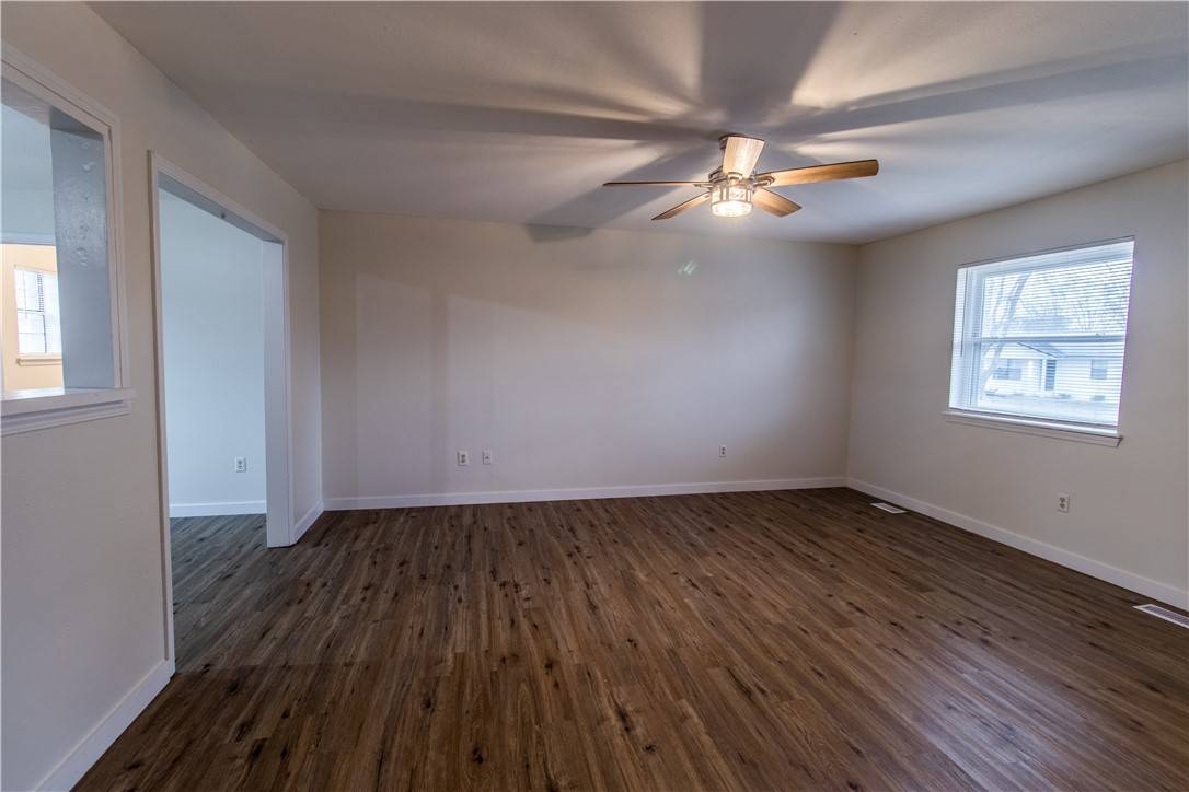 Bentonville, AR 72712,2206 Douglas St