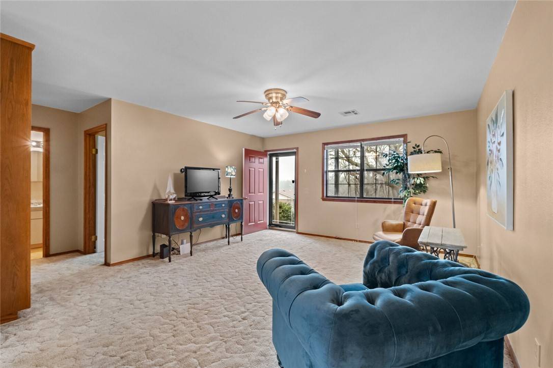 Decatur, AR 72722,857 2nd St