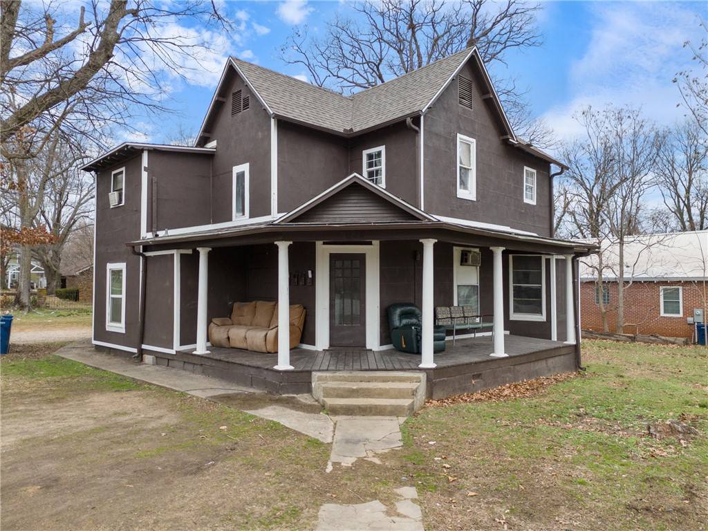 Siloam Springs, AR 72761,622 S Wright St