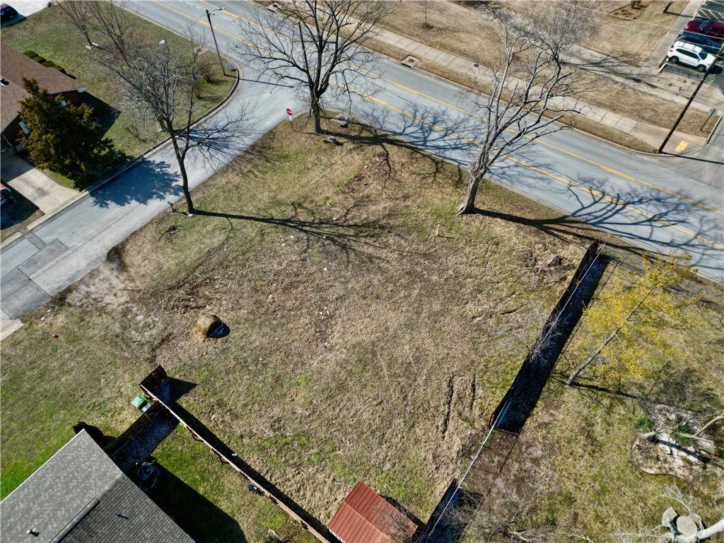 Rogers, AR 72756,415 W Mulberry St