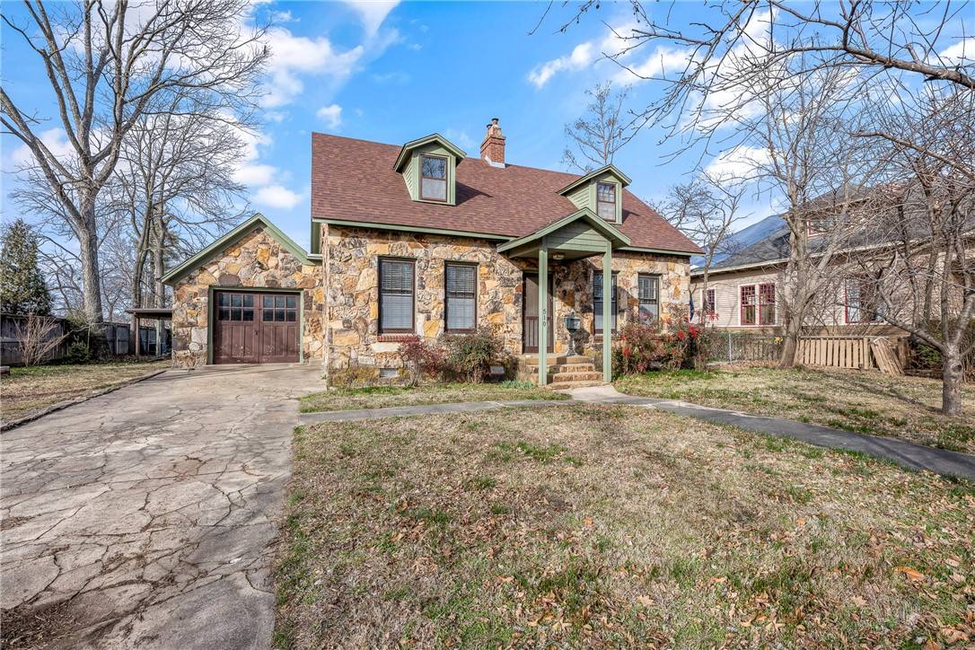 Bentonville, AR 72712,510 W Central Ave
