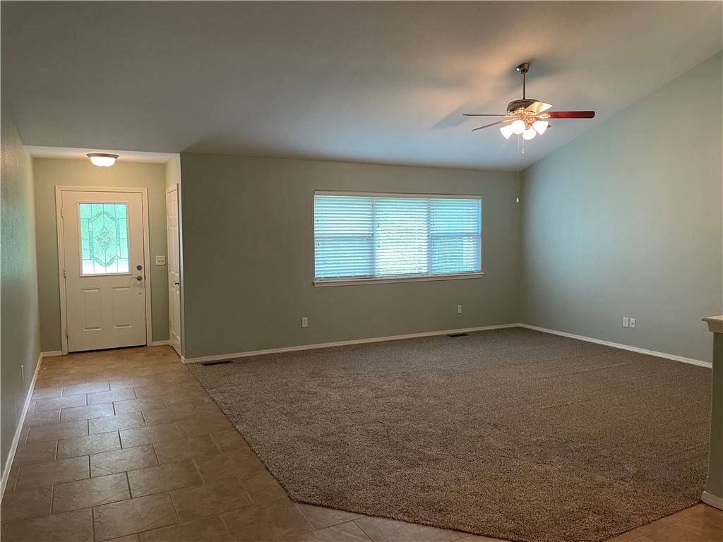 Bella Vista, AR 72714,2 Bacton Ln