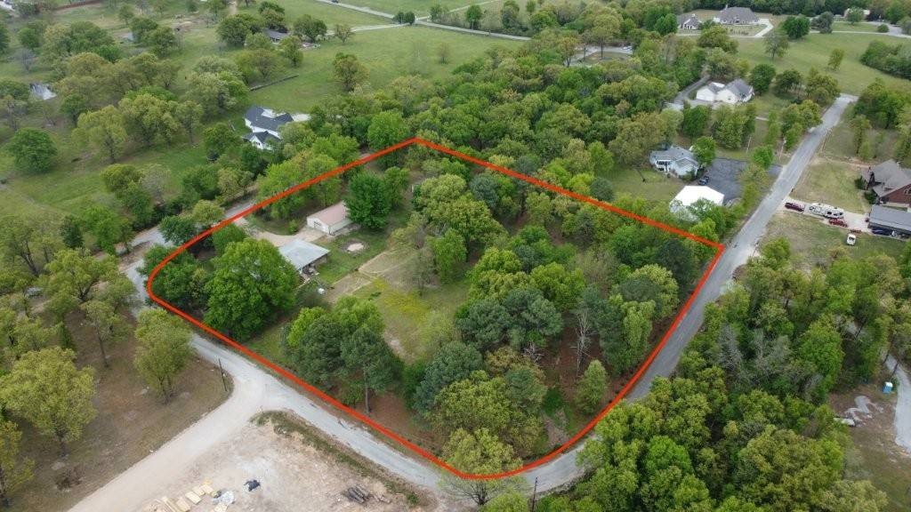 Gravette, AR 72736,10680 Shady Lane Cir