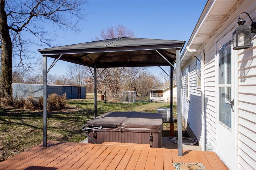 Washburn, MO 65772,940 Hickory
