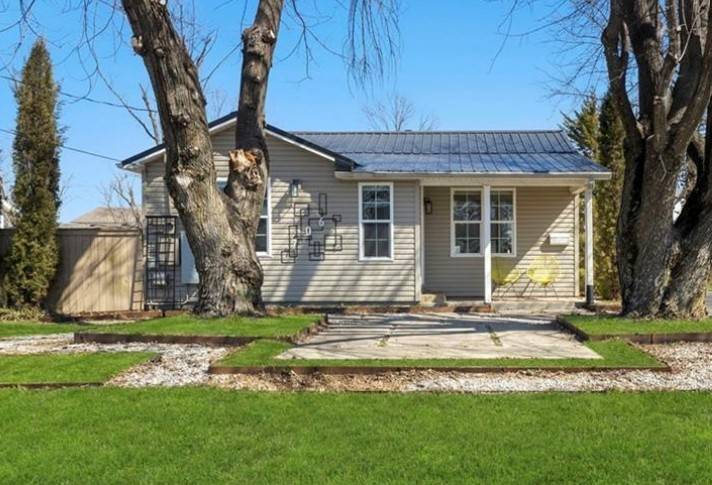 Bentonville, AR 72712,706 NW B St