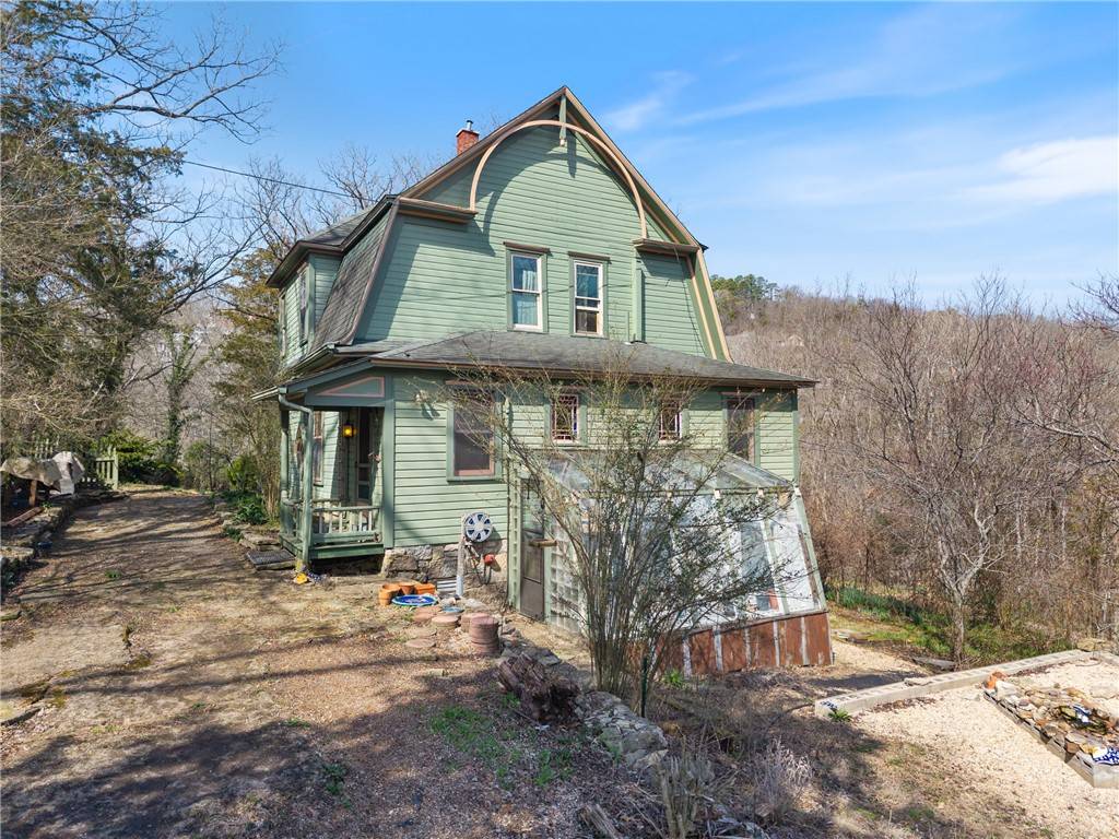 Eureka Springs, AR 72632,41 Alexander St