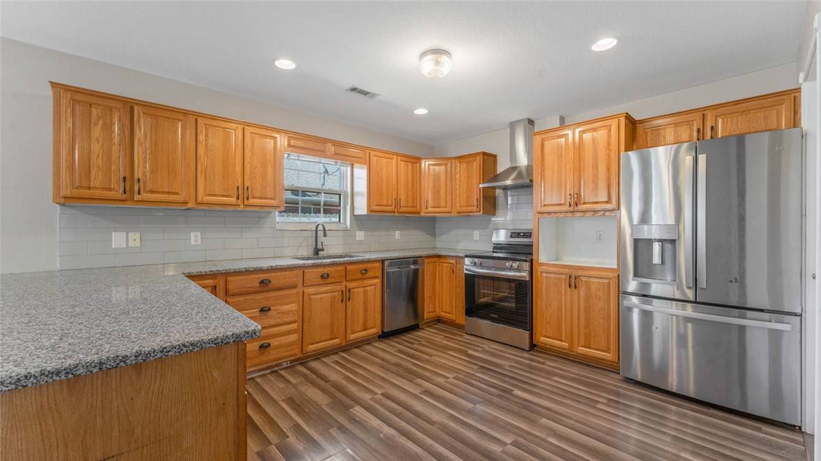 Farmington, AR 72730,64 Briarmeadow St