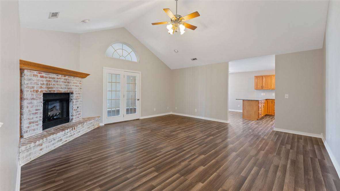Farmington, AR 72730,64 Briarmeadow St