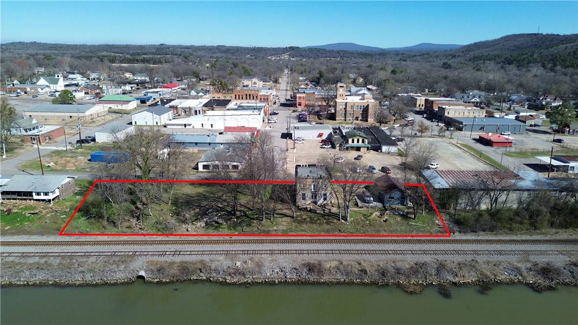 Ozark, AR 72949,209 River St