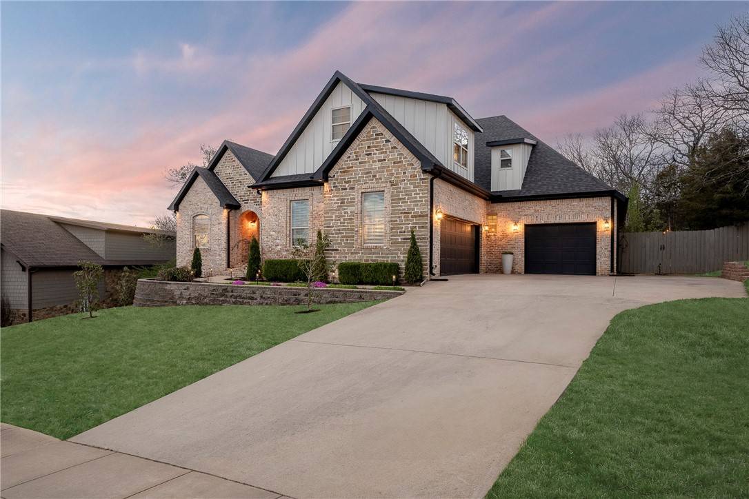 Fayetteville, AR 72701,3052 E Crestline Pl