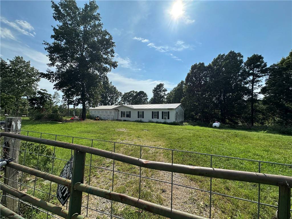 Yellville, AR 72687,231 Jones Rd