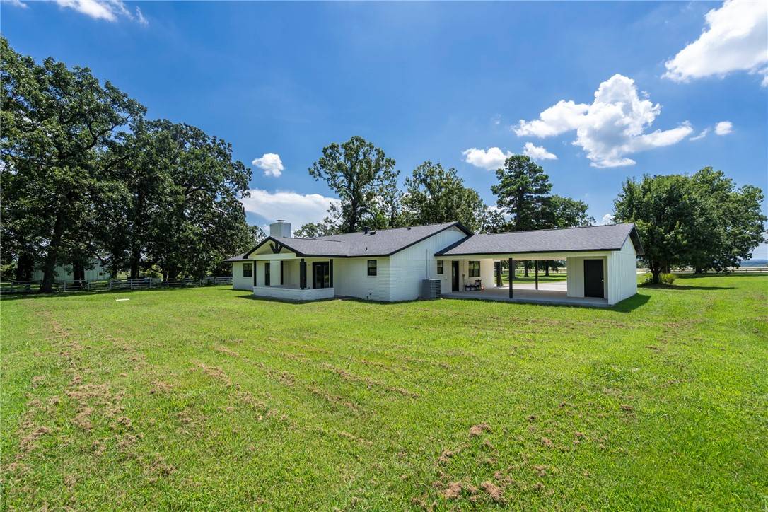 Lincoln, AR 72744,21158 W Highway 62