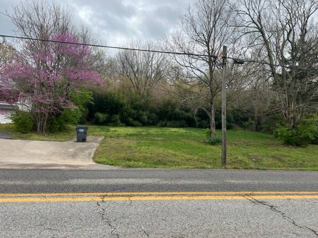 Fayetteville, AR 72701,582 N Mission Blvd