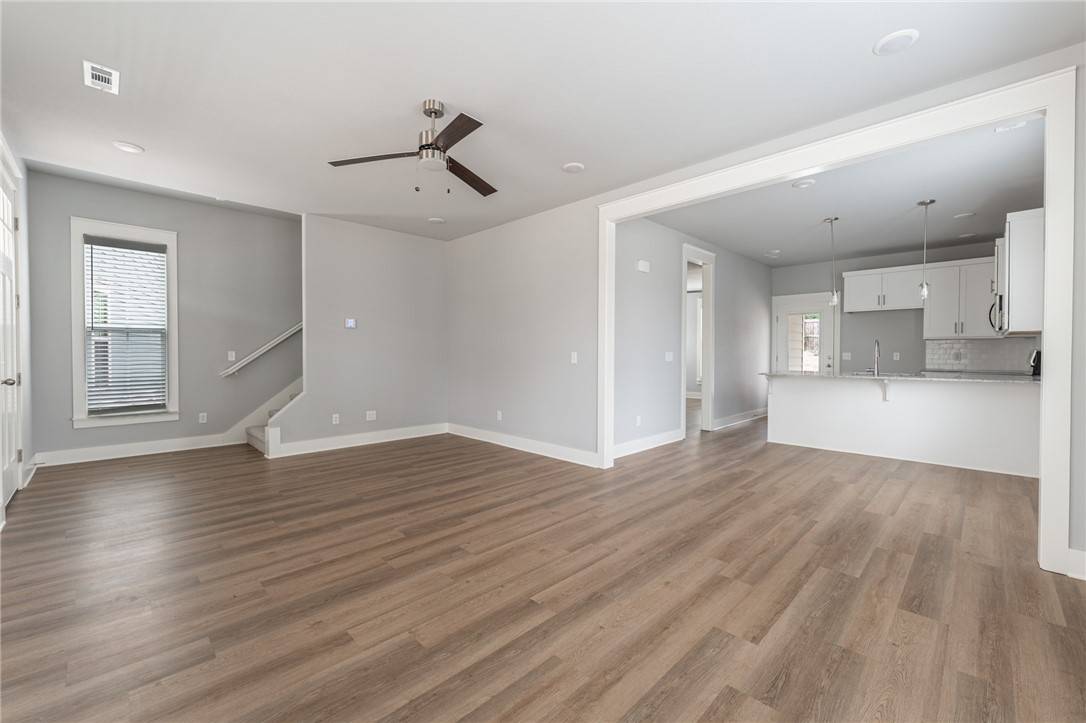 Fayetteville, AR 72701,923 S Waxflower Ave