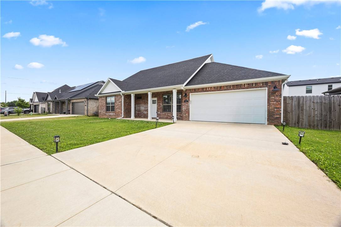 Centerton, AR 72719,240 Vicks Cir