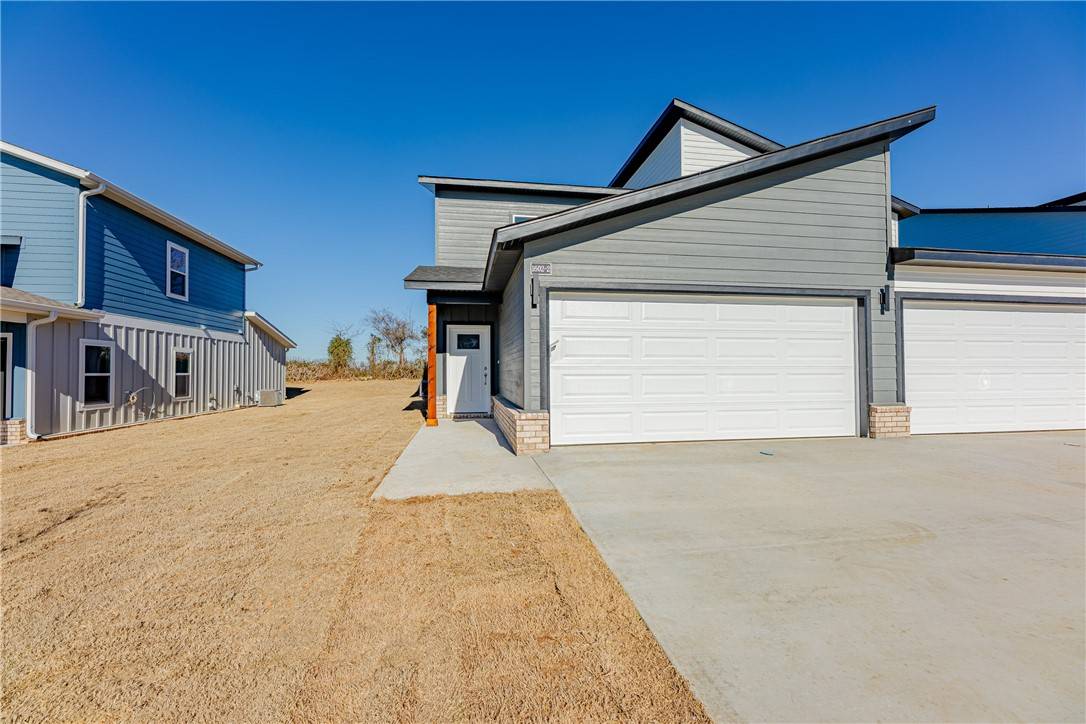 Bentonville, AR 72712,1408 SW Casuarina Dr #1
