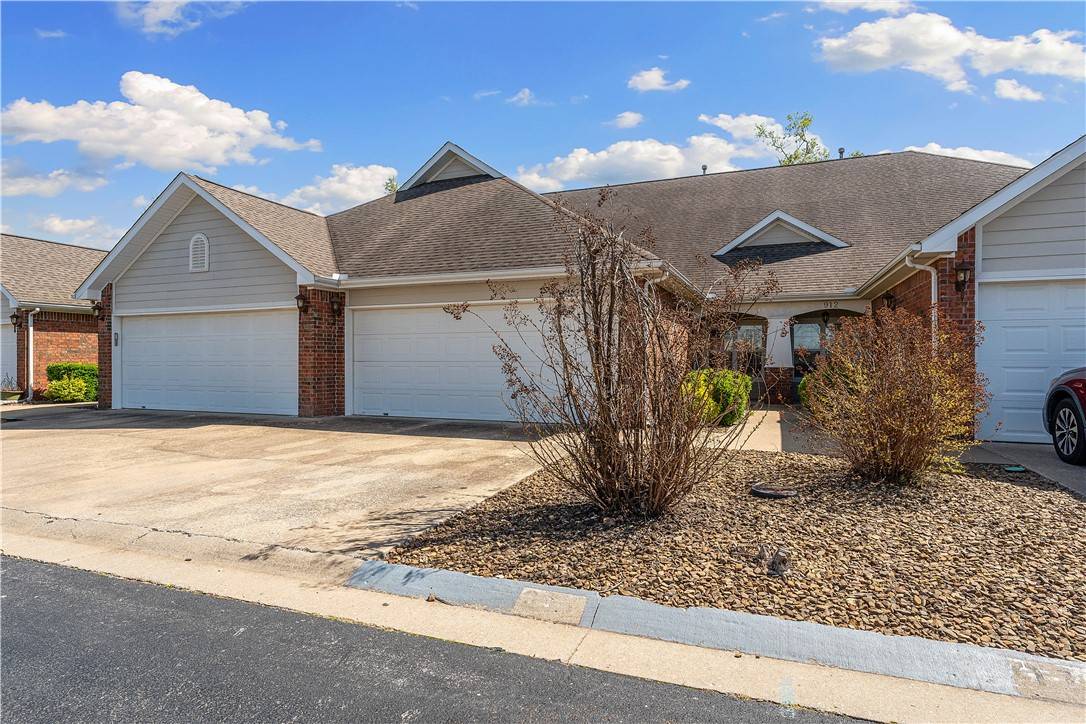 Rogers, AR 72758,914 S Dixson St
