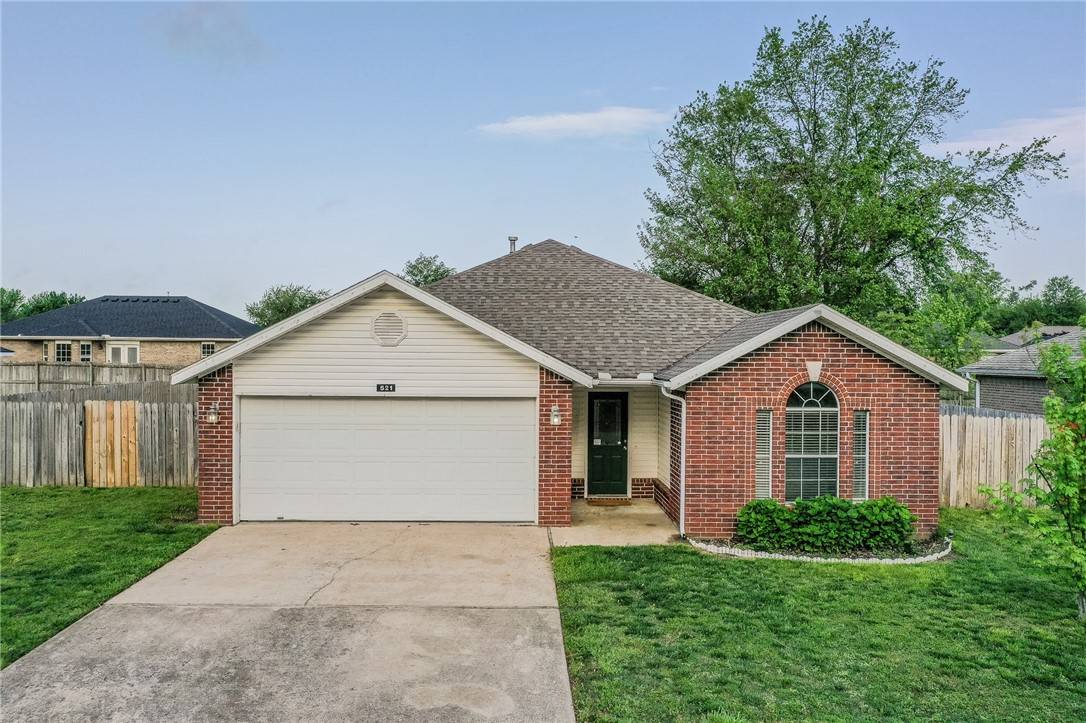 Centerton, AR 72719,521 N D St