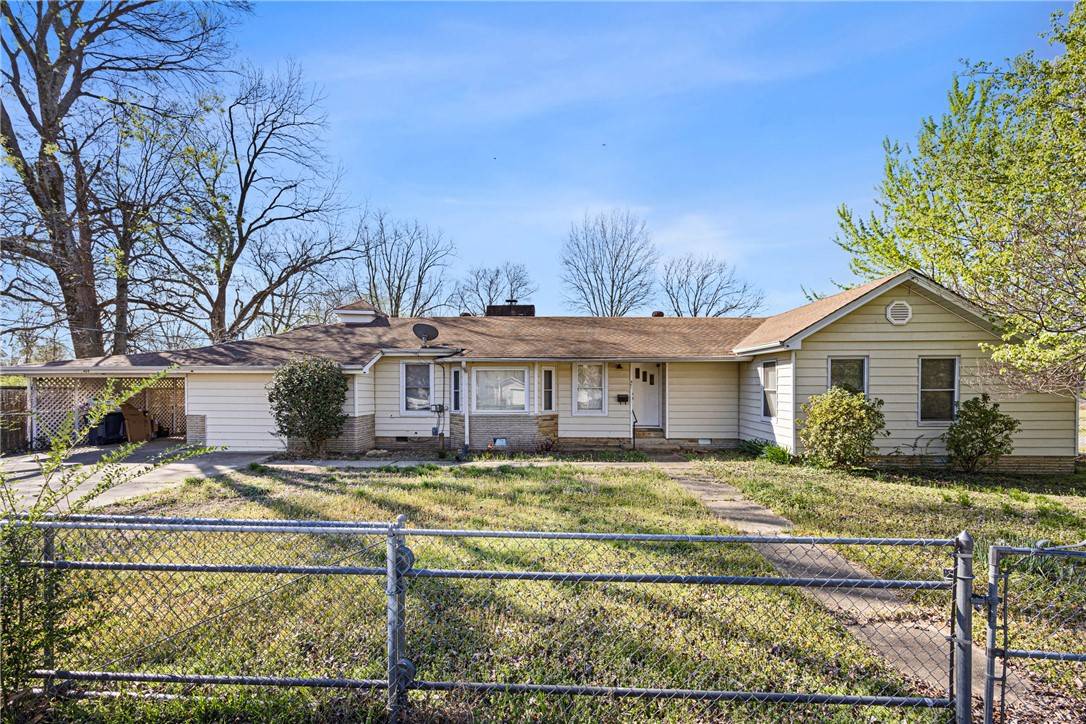 Russellville, AR 72801,409 W 8th St