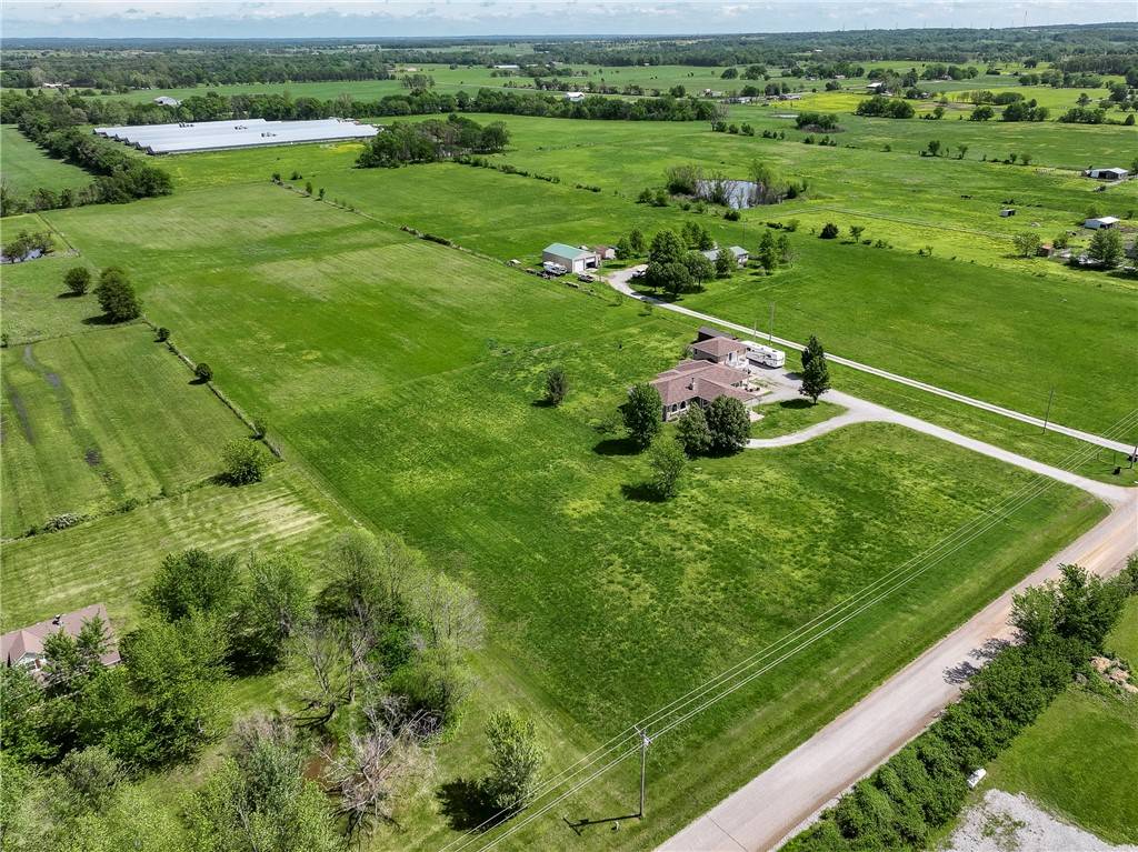 Gentry, AR 72734,21854 S Floyd Moore Rd