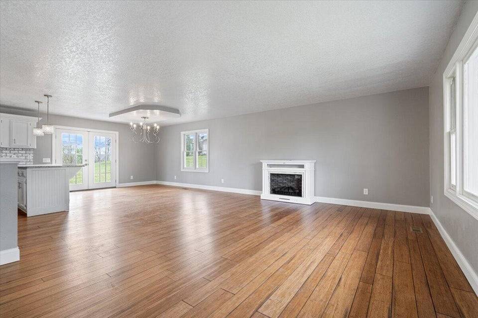 Pineville, MO 64856,101 Poindexter Dr