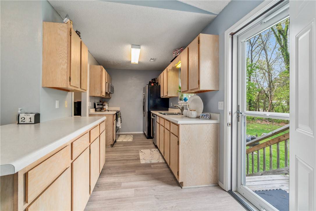 Bella Vista, AR 72715,1 Worlaby Dr
