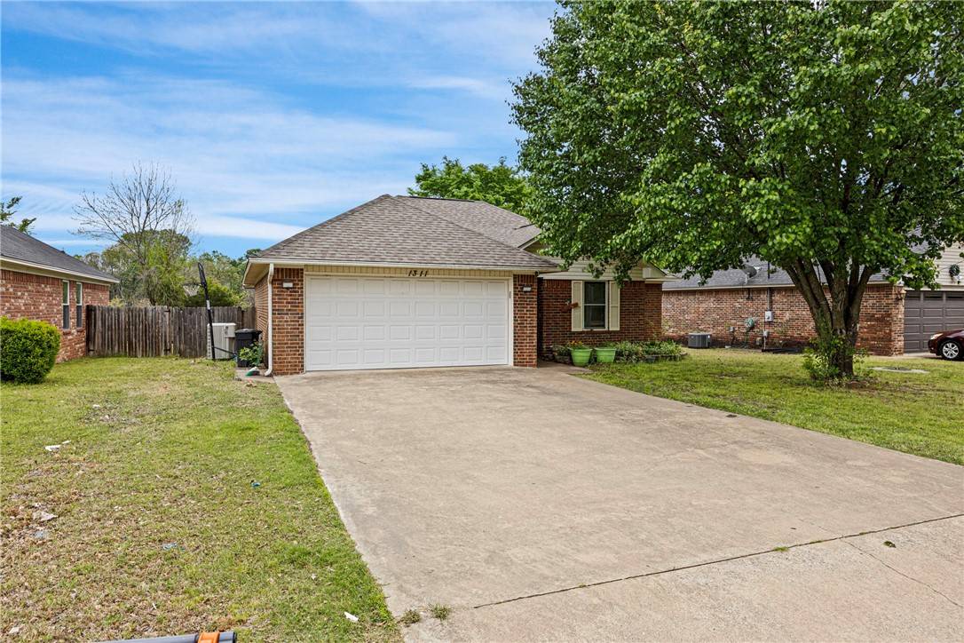 Russellville, AR 72802,1311 S Piitsburg