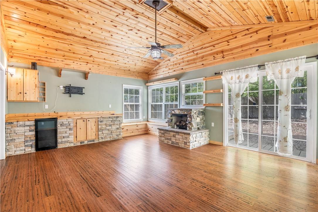 Bella Vista, AR 72715,45 Ruthwell Dr