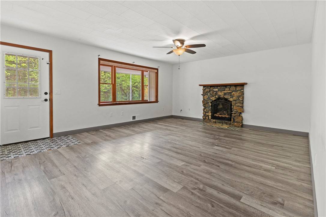 Diamond City, AR 72644,321 Blackwell Rd