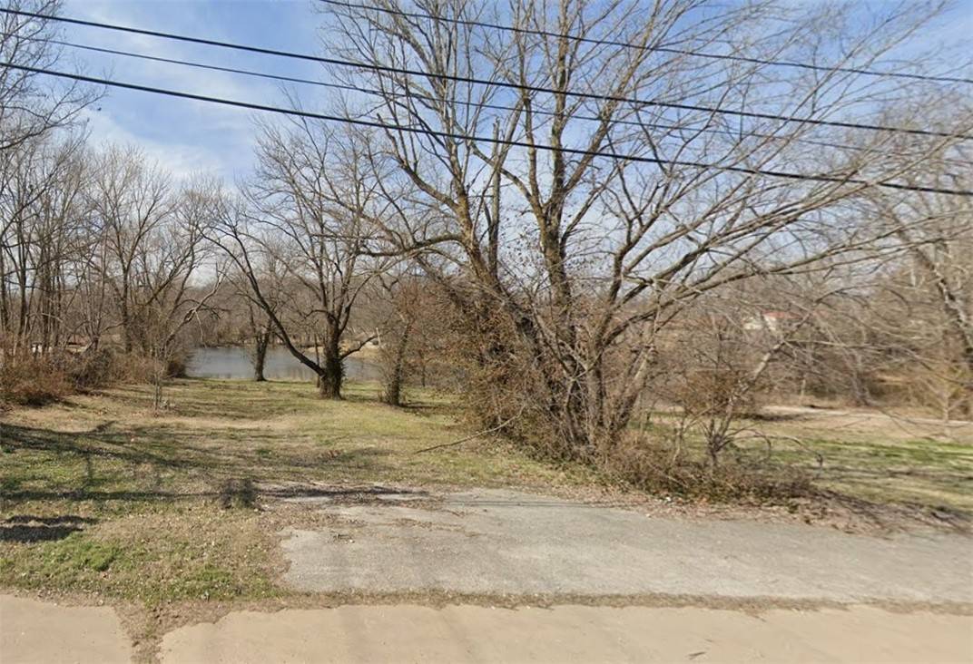 Cave Springs, AR 72718,323 & 335 S Main St