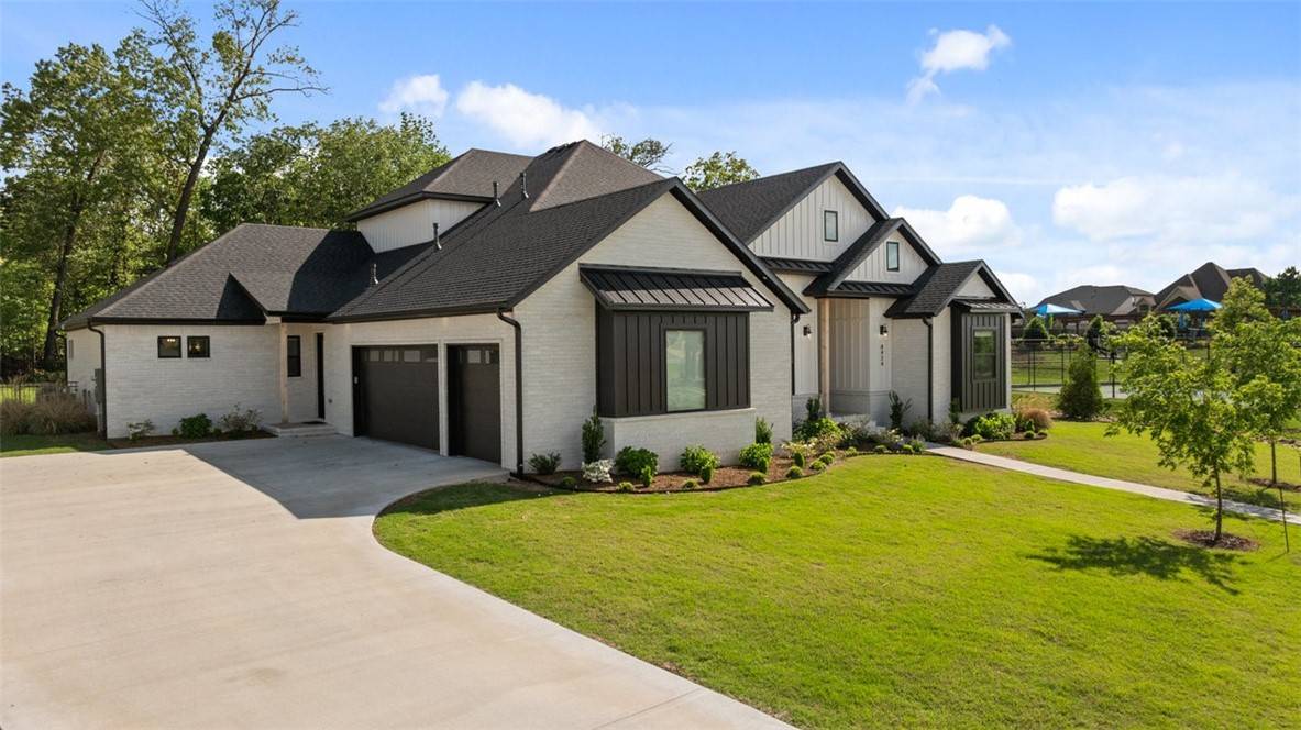 Bentonville, AR 72713,8424 W Kingbird Ct