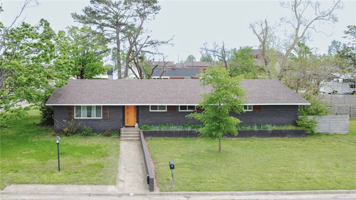 Rogers, AR 72758,1 S Scott Cir