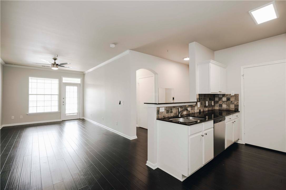 Fayetteville, AR 72703,4261 Meadow Creek Cir #204