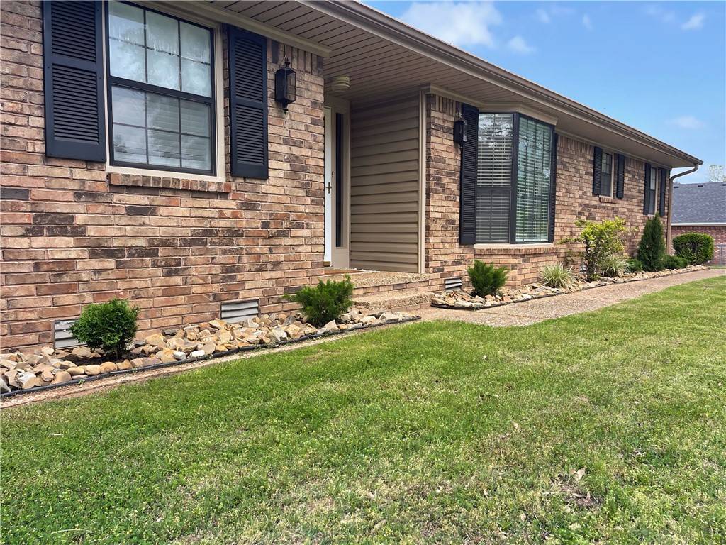Barling, AR 72923,208 K St