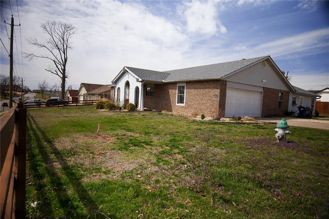Rogers, AR 72758,2601 Oak St