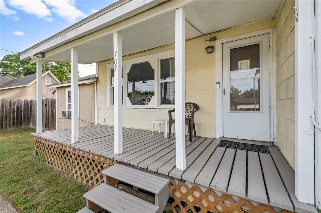 Siloam Springs, AR 72761,707 S Hico St