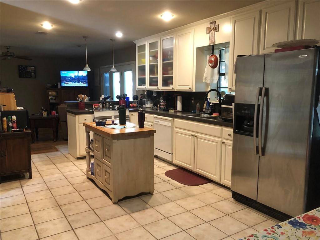 Russellville, AR 72801,706 Hickory Hollow Ln