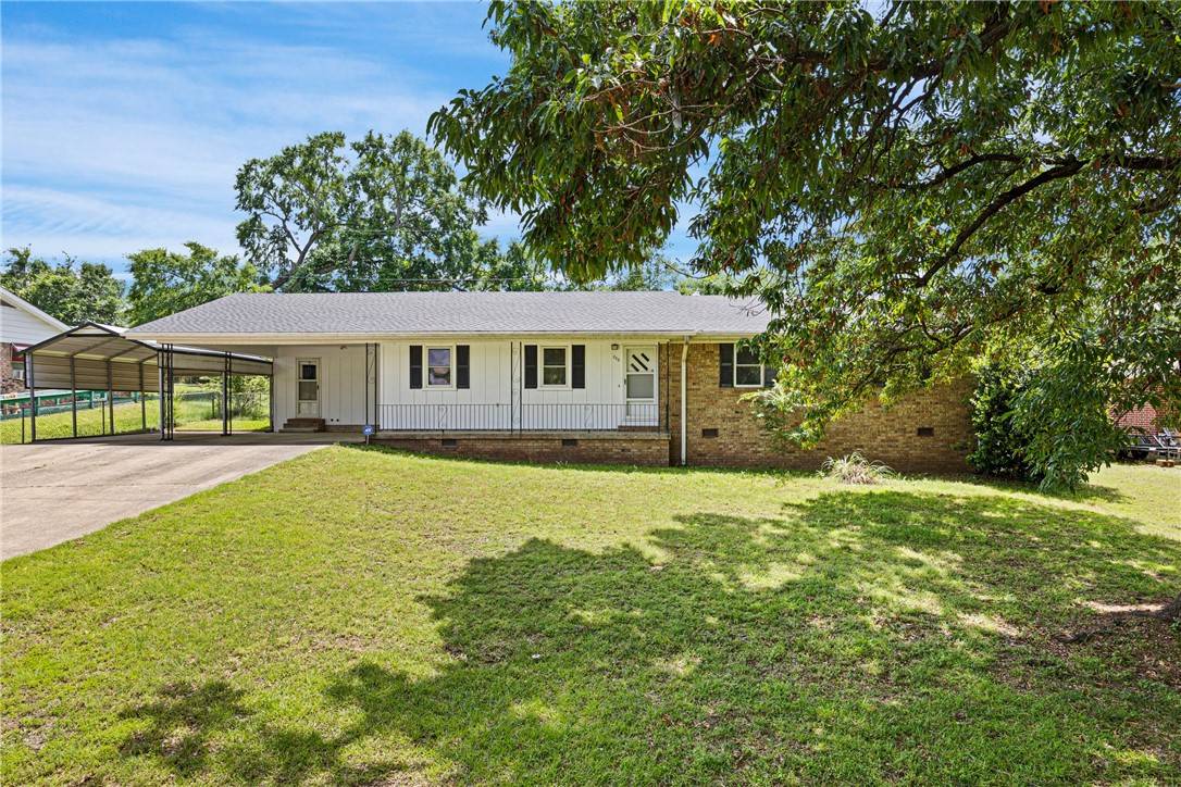 Russellville, AR 72802,208 Date St