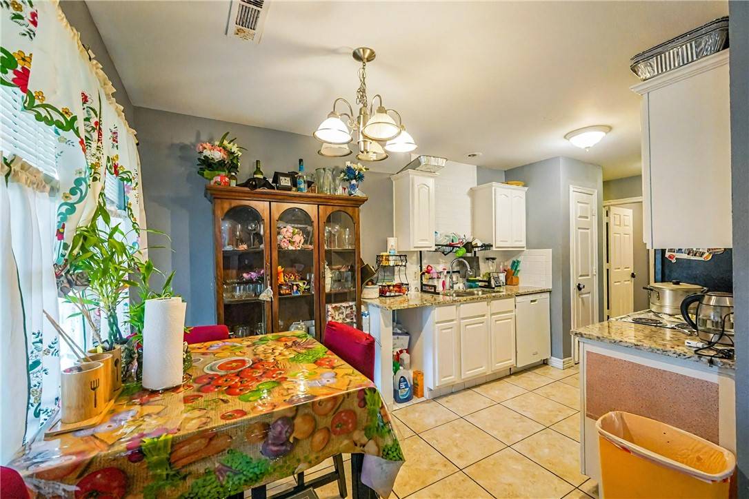 Lowell, AR 72745,814 Colley St