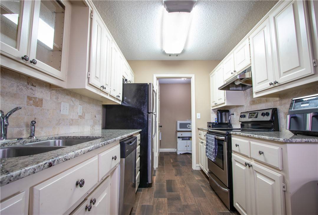 Rogers, AR 72758,602 E Kara Ln