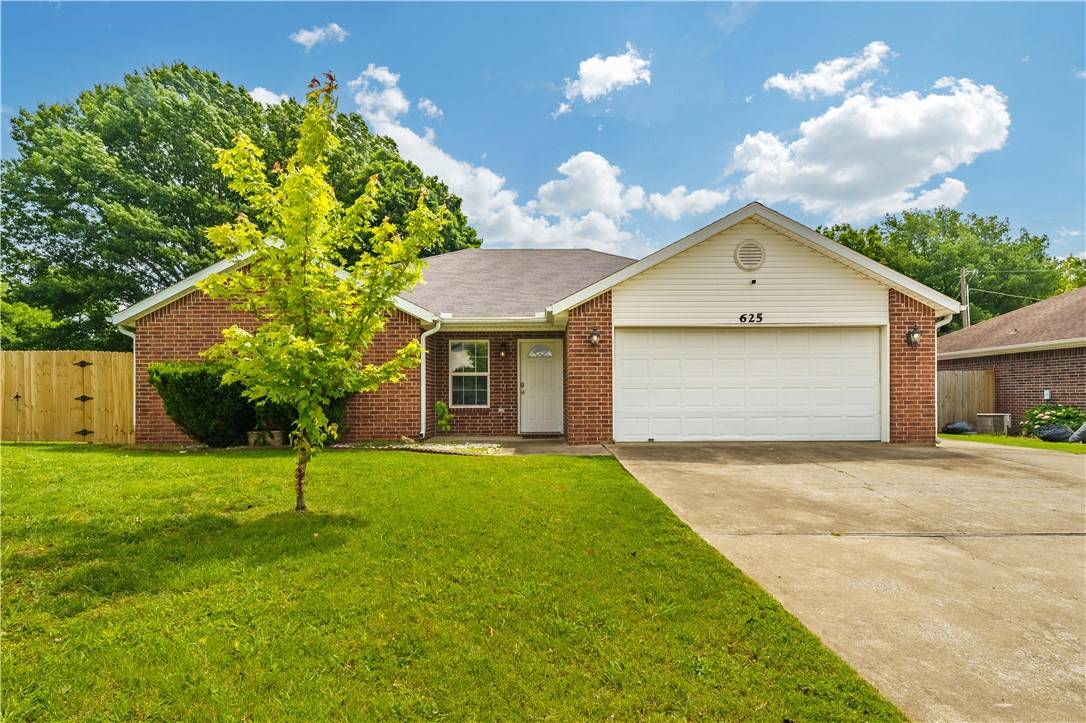 Lowell, AR 72745,625 Prairie St