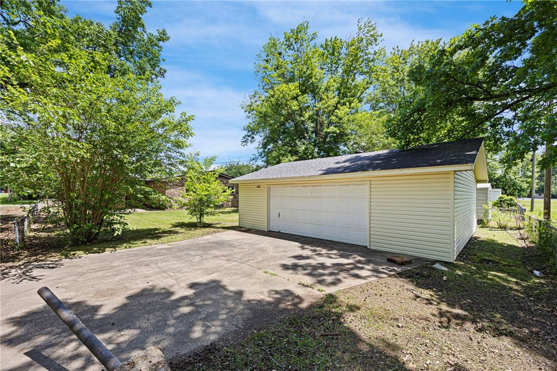 Russellville, AR 72801,1002 E F St